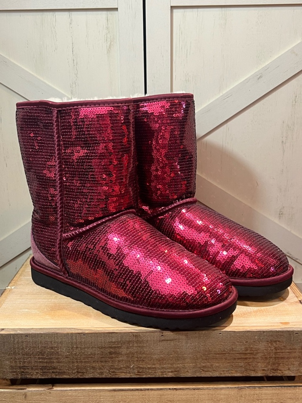 UGG CLASSIC SPARKLE SEQUIN OXB LIMITED HOLIDAY EDITION WOMEN SIZE 8 RARE🔥 - Picture 3 of 9